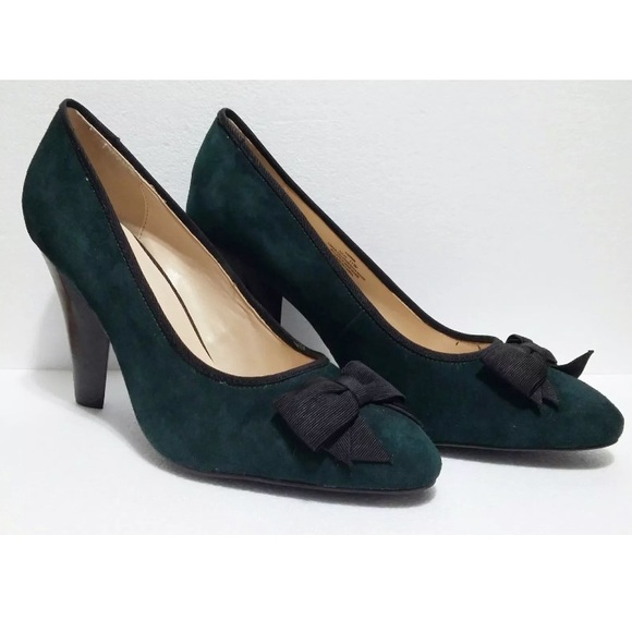 green pumps size 11